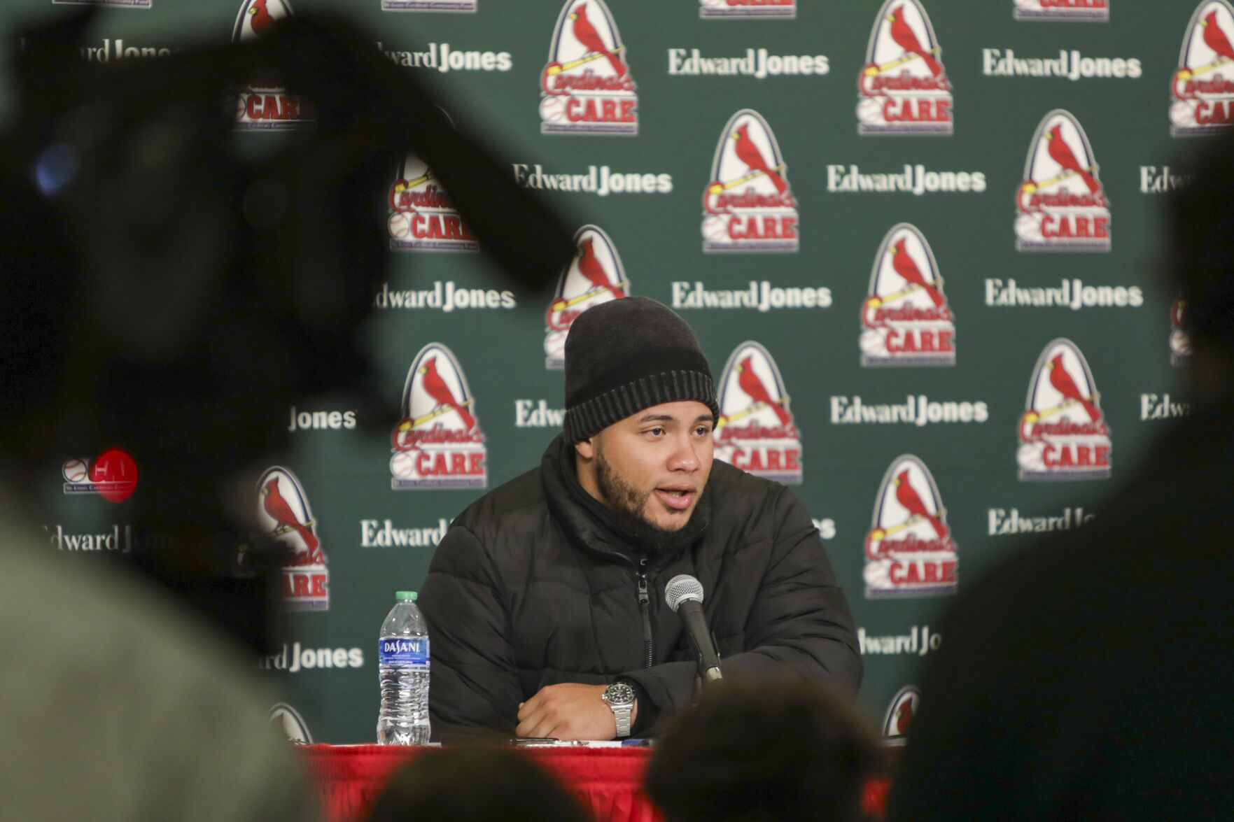 Cardinals fans brave cold for Winter Warm-Up